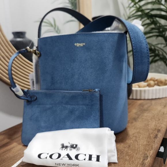 NWT COACH BUCKET 21 - Picture 6 of 8